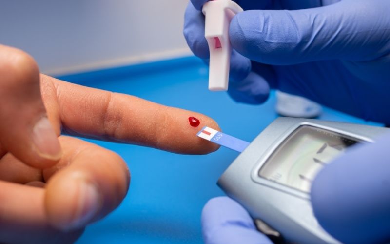 Bệnh tiểu đường tuýp 2 là tình trạng chuyển hóa liên quan đến hormone insulin, gây tăng đường huyết