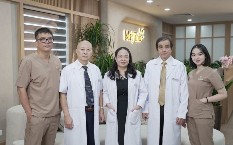 Đội ngũ bác sĩ tại Meijibio Clinic 