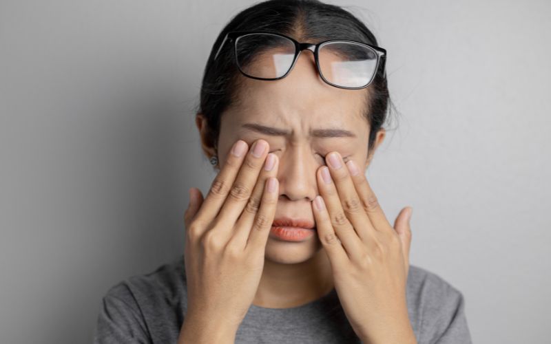 Mất ngủ tiền mãn kinh là tình trạng khó khăn trong việc bắt đầu hoặc duy trì giấc ngủ trong giai đoạn tiền mãn kinh