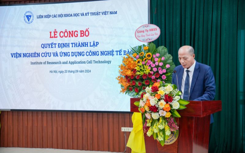 TS.BSCKII Nguyễn Tiến Dũng đã nhận quyết định bổ nhiệm làm Viện trưởng Viện Nghiên cứu và Ứng dụng Công nghệ Tế bào